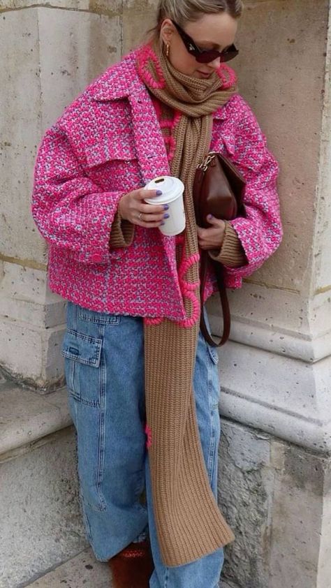 Free People Fall Aesthetic, Winter Style 2023/2024, Colorful Winter Outfits 2023, Eclectic Style Fashion Boho Chic, Cold Spring Outfits 2024, Funky Chic Outfits, Winter Outfit Inspo 2024 Cold, London Street Style 2024, Street Style Winter 2023-2024