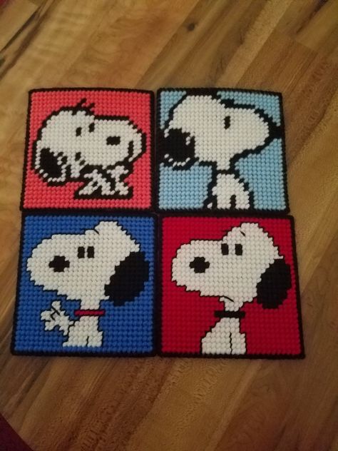 Plastic Canvas Snoopy, Snoopy Perler Beads, Snoopy Perler, Eyeglass Cases Plastic Canvas, Disney Cross Stitch Patterns, Plastic Canvas Coasters, Kleenex Box, Diy Perler Bead Crafts, Beaded Bookmarks