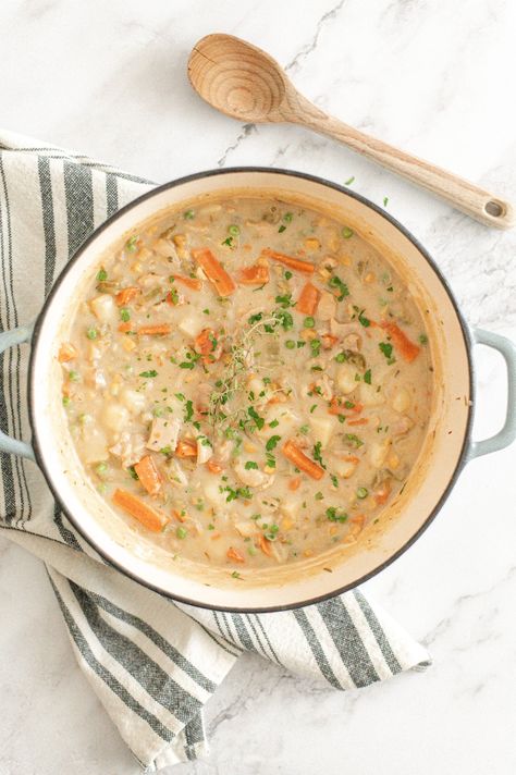 Dutch Oven Chicken Stew, Dutch Oven Meals, Home Smell Like Fall, Dutch Oven Beef, Smell Like Fall, Dutch Oven Chicken, White Wine Chicken, Chicken Pot Pie Soup, Beef Barley