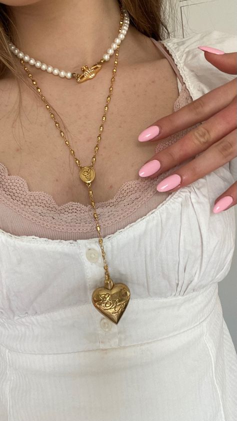 pink lace lana slay dior nails girl Ldr Necklace, Necklace Outfit, Pendant Heart, Heart Shaped Necklace, Dope Jewelry, Jewelry Lookbook, Girly Jewelry, Jewelry Inspo, Dream Jewelry