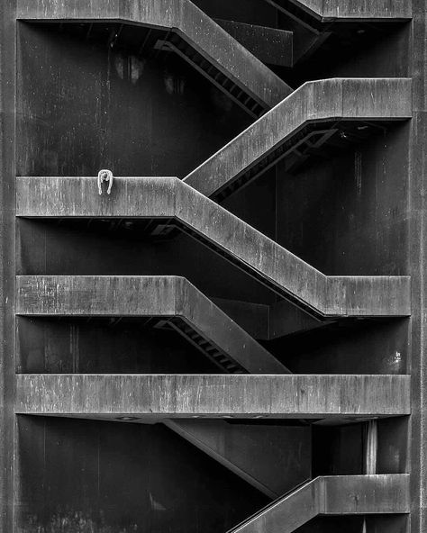 Brutalism Architecture, Brutalist Buildings, Minimal Photography, Brutalist Architecture, Brutalism, 로고 디자인, Apartment Building, Black And White Photography, Architecture Photography