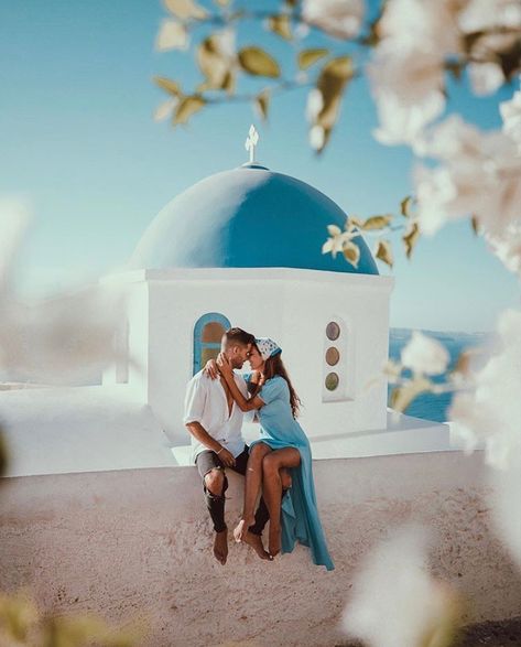 Greece Photoshoot, Santorini Photographer, Places In Greece, Greece Photography, Style Inspiration Summer, Love Is In The Air, Greece Travel, Travel Couple, Travel Lifestyle