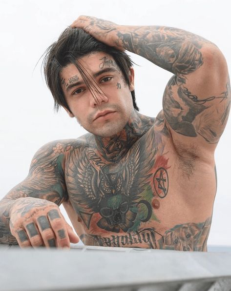 Handsome Yeferson Cossio Celtic Band Tattoo, Tatted Guys, Tatted Men, Celtic Band, Chest Tattoo Men, Boy Tattoos, Inked Men, Band Tattoo, Instagram Influencer