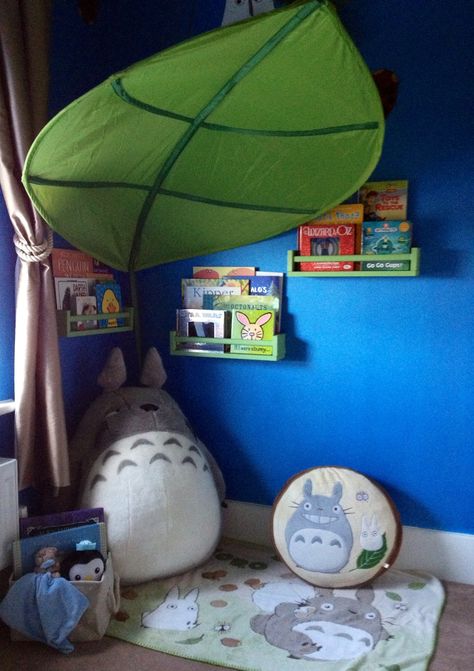 Totoro nursery, studio ghibli, reading nook, homemade for our baby : ) kids!- I want to put a leaf like that over the crib. Maybe with a mobile hanging from the end! Totoro Room Decor Diy, My Neighbor Totoro Room Decor, My Neighbor Totoro Bedroom, Totoro Themed Room, My Neighbor Totoro Room, My Neighbor Totoro Nursery, Totoro Room Decor, Totoro Decor, Ikea Leaf