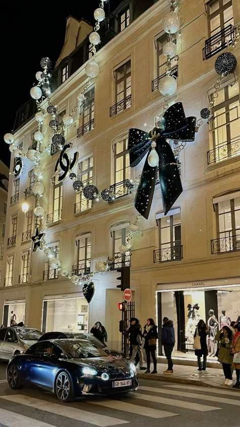 Alpine Christmas, Paris In December, Chanel Wallpaper, Business Chic Style, Paris Vibes, Chanel Resort, Parisian Vibes, Paris Aesthetic, Paris At Night