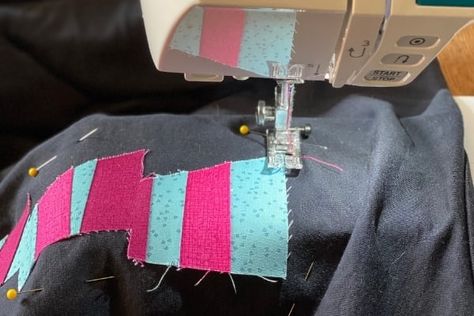 How to Applique on a T-Shirt (with Free Template) Types Of Applique, Applique T Shirts Diy, T Shirt Applique Diy, Diy Patch Shirt Ideas, Tshirt Applique Ideas Diy, Shirt Applique Ideas, Diy Embellishments Clothes, Machine Applique Tutorials, Fabric Applique Diy