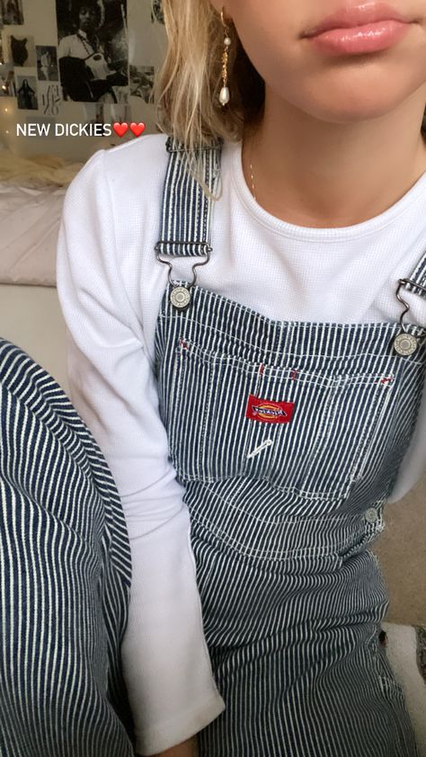 Dickies Overalls Outfit, Coveralls Outfit, Dickies Outfit, Surfergirl Style, Pants Overalls, Overall Outfit, Overalls Outfit, Devil Wears Prada, Dickies Pants