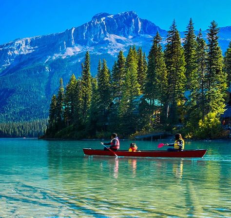 11 Iconic Experiences in Western Canada You Can't Miss Living In Canada Life, Living In Canada, Calgary Stampede, Okanagan Valley, Atlantic Canada, Western Canada, Busy City, Canadian Rockies, Banff National Park