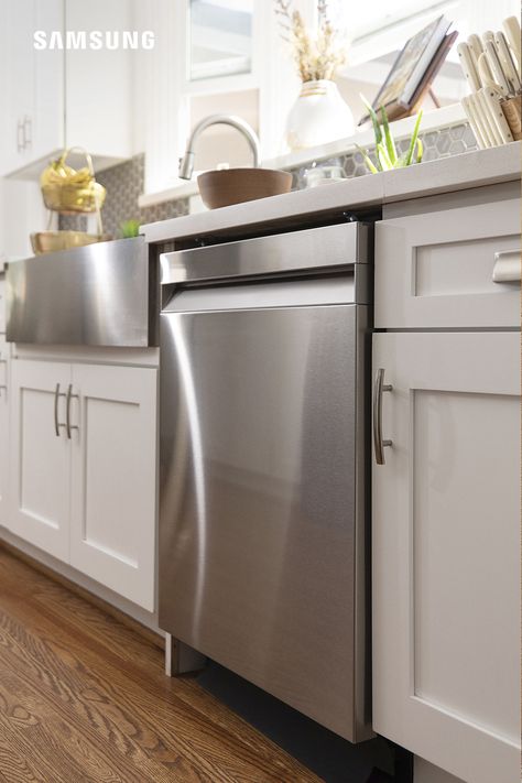 Dishwasher Aesthetic, Silver Dishwasher, Dishwasher Ideas, Samsung Kitchen, Mini Dishwasher, Samsung Dishwasher, Small Dishwasher, Smart Fridge, Modern Luxury Bathroom