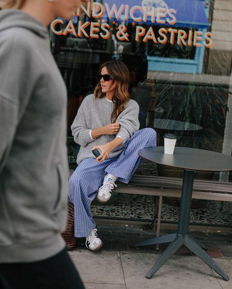 Kim Turkington (@kimturkington_) • Instagram photos and videos Samba Decon, Pajama Pants Outfit, Stripe Pants Outfit, Scandi Fashion, Striped Linen Pants, Winter Pants Outfit, Transitional Dressing, Slay Outfits, Minimal Wardrobe