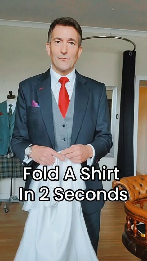 Jonathan Farley | Fold a t-shirt in 2 seconds. How to fold a shirt - quick t shirt fold tutorial. #howtofoldashirt #quickshirtfold #shirtfolding | Instagram How To Fold A Shirt, How To Fold Tshirts, Shirt Folding Trick, Folding Shirts, Folding Tips, T Shirt Folding, Folding Techniques, Packing Hacks Clothes, Shirt Folding