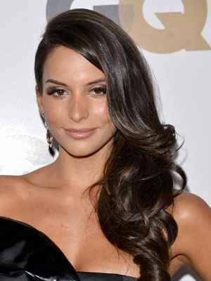 Long Hair To One Side Formal, Hair To The Side Styles, Side Hairstyles For Long Hair, Side Sweep Hairstyle, One Side Hairstyle, Side Curls Hairstyles, Hair Long Styles, Genesis Rodriguez, Wedding Guest Hair