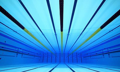 Underwater view of the Olympic swimming pool at the Aquatic Centre in the London 2012 Olympic Park Swimming Pool Exercises, Swimming Pool Images, Wallpaper Spongebob, Sport Swimming, Swimming Pictures, Underwater Background, Light Spring Colors, Aquatic Center, Swimmers Life