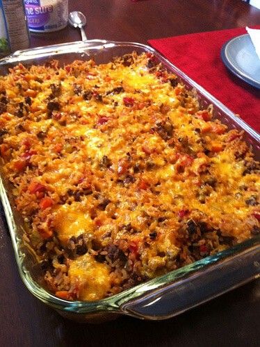 Rotel Casserole, Spanish Rice Casserole, Traditional Spanish Recipes, Recipes Using Ground Beef, Ground Beef Rice, Beef Rice, Meatless Main Dishes, Ground Beef Casserole, Beef And Rice