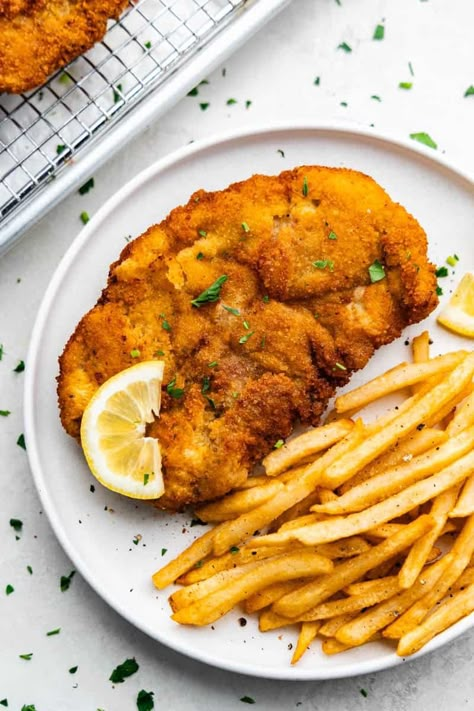 Chicken Schnitzel Dinner Ideas, Authentic German Schnitzel Recipe, German Schnitzel Recipe, Turkey Schnitzel, German Snacks, German Aesthetic, German Meals, Rich Things, Insta Collage