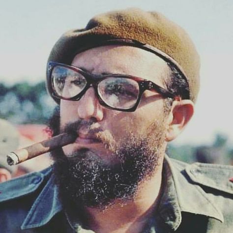 Fidel Castro Wallpaper, Che Guevara Tattoo, Che Guevara Images, Wole Soyinka, Che Guevara Art, Bob Marley Legend, Viva Cuba, Fidel Castro, American Literature