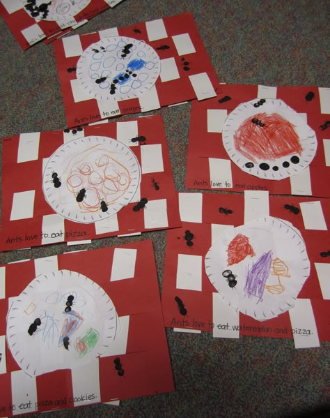 "Ants at a Picnic" Fine Motor skills- Picnic blanket paper weave. Art- Food drawing & thumbprint ants. Literacy- Words depicting picture Picnic Kindergarten, Picnic Theme Crafts, Kindergarten Weaving, Literacy Drawing, Preschool Ant, Preschool Picnic, Picnic Crafts, Ant Picnic, Summer Lesson Plans