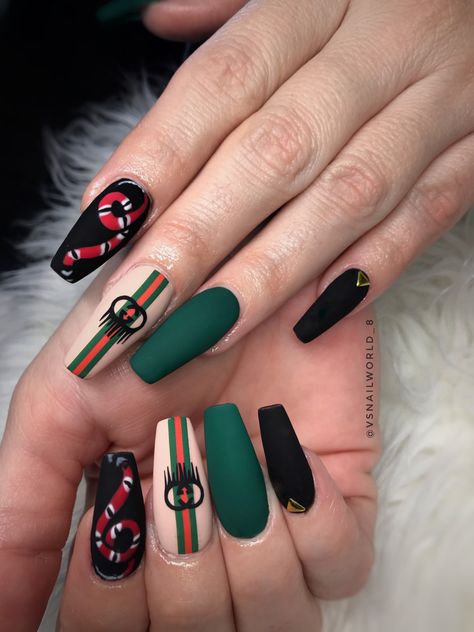 Acrylic nails and hand painted nail art Gucci Nails, Hand Painted Nail Art, Painted Nail Art, Mani Pedi, Nails Design, Acrylic Nails, Nail Designs, Nail Art, Hand Painted