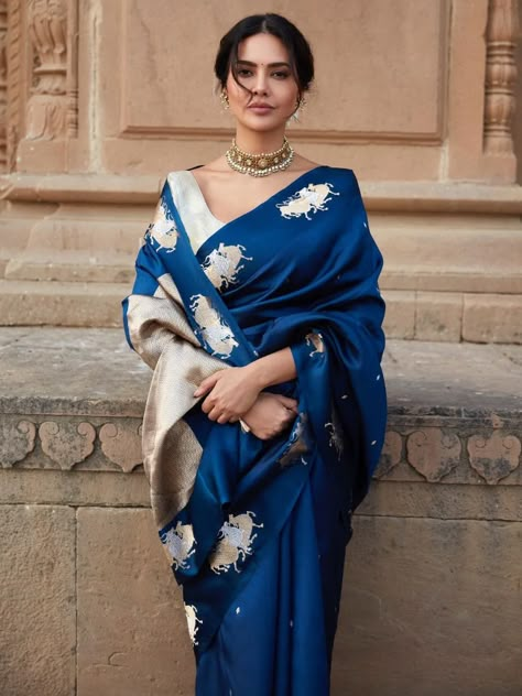 Saree For Formal Event, Elegant Saree For Wedding, Margazhi Sarees, Blue Saree Wedding, Blue Kanchipuram Saree, Aesthetic Saree Look, Elegant Saree Look, Sari Wedding Dress, Indian Saree Look