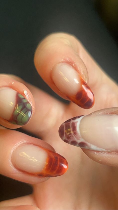 Orange Green Nails Art Designs, Nails Acrylic Earthy, Nail Art Hippie, Hippy Nail Designs, 70s Style Nails, Industrial Nails, Earthy Nails, Hope Nails, Hippie Nails