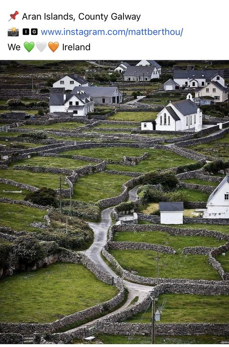 Dream House Country, Irish Vacation, Aran Islands Ireland, Best Of Ireland, Aran Islands, Ireland Landscape, Scottish Islands, Island House, Ancient City