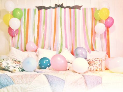 Pajama party photo booth using a bed and streamers for super cute pictures. Pajama Party Photo Booth, Pajama Party Decorations, Breakfast Party Decorations, Adult Pajamas Party, Pjs Party, Homemade Pinata, Bd Ideas, Bohemian Birthday, Pajamas Party