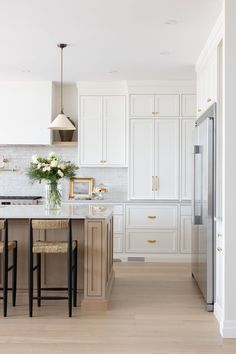 Inset Upper Kitchen Cabinets, Contemporary Southern Home, Kitchen Remodel Traditional, Modern Hood Vents Kitchen, Timeless Traditional Kitchen, Kitchen Cabinets 10 Foot Ceilings, White Kitchen Stainless Appliances, Grandmillennial Kitchen, Kitchen Cabinet Design Layout