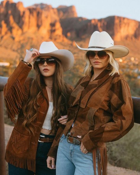 A little bit wild, a little bit west @americanbonfireco Repost @kassipine 🙌🏼 📸 : @sammy_sparkss_ . . #western #americanbonfire #sunglasses #westernlifestyle #lifestyle #arizona #azphotography #supersitionmountains #superstitions #arizonaphotographer #portraitphotography #westernphotography #westernlifestylephotographer #canoncamera #canonphotography #desertdwelling #desertphotography Cowgirl Group Photoshoot, Group Photoshoot, Western Photography, Desert Photography, Western Outfit, Arizona Photographer, Cover Ideas, Cow Girl, Canon Photography