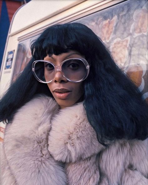 donna summer, 70s trends, 70s fashion trends, fashion trends, 2023 trends 70s Black Fashion, Donna Summers, 70s Glam, 45th Birthday, Fashion 70s, Birthday Shoot, Donna Summer, Vintage Black Glamour, Black Hollywood