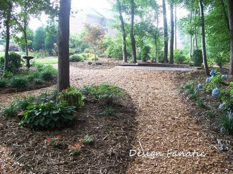 Do it yourself decorating ideas, how to instructions for projects, before and after transformations, gardening, sewing and crafts Mulch Ideas, Wooded Backyard Landscape, Mulch Landscaping, Wooded Area, Wooded Landscaping, Sloped Garden, Garden Shrubs, Woodland Garden, Backyard Oasis