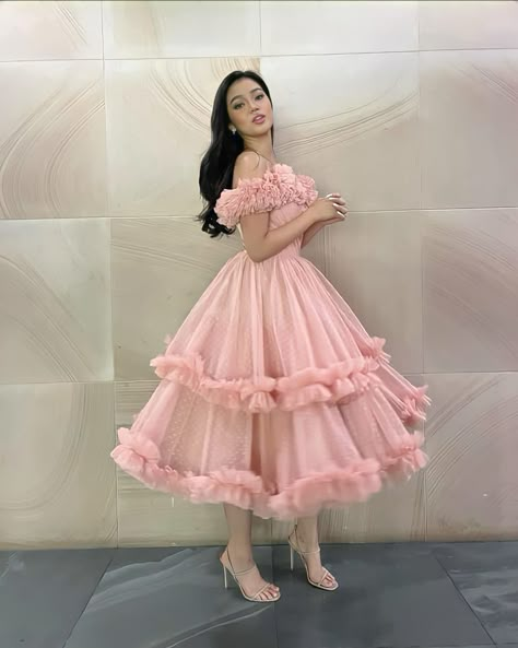 ASAP prod Belle Mariano Outfit, Plus Size Rave, Rave Festival Outfits, Disney Themed Outfits, Belle Mariano, Simple Frocks, Gowns Dresses Elegant, Classy Prom Dresses, Frilly Dresses