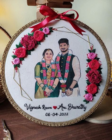 Hoop Art Embroidery Wedding Template, Embroidery Photo Hoop, Embroidery Hoop With Photo, Embroidery Frame Ideas, Photo Embroidery Hoop, Marriage Template, Marriage Frame, Loop Embroidery, Couple Embroidery