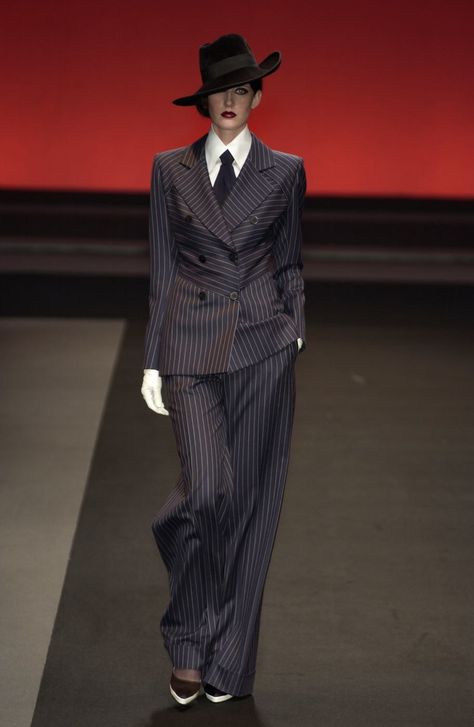 Jean Louis Scherrer, Woman In Suit, Dandy Style, 90s Runway Fashion, Runway Fashion Couture, Woman Suit Fashion, Vintage Suits, Looks Chic, Professional Outfits