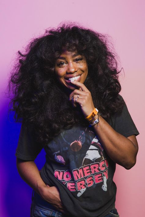 Sza Hair, Blue Black Hair Dye, Blue Black Hair, Scrub Corpo, Black Hair Dye, Cute Curly Hairstyles, Black Wig, Hair Crush, Black Power