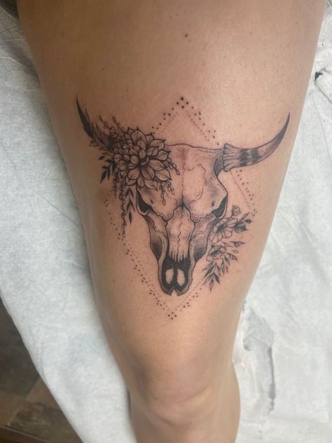 Half Bull Half Flower Tattoo, Country Thigh Tattoos Women, Lainey Wilson Tattoo, Bull With Flowers Tattoo Design, Bullhead Tattoo, Unique Western Tattoos, Bull Skull Tattoo Women, Cattle Skull Tattoo, Half Bull Skull Half Flower Tattoo