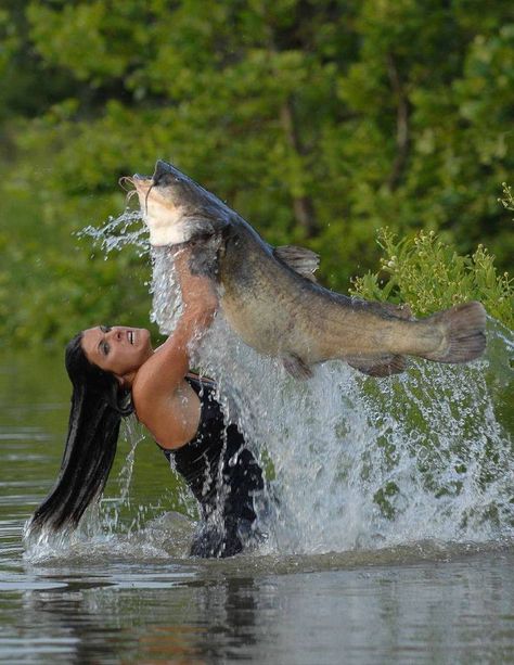 Catfish Fishing, Relaxing Outdoors, Fishing Adventure, Fishing Girls, Gone Fishing, Fish Camp, Going Fishing, Big Fish, Catfish