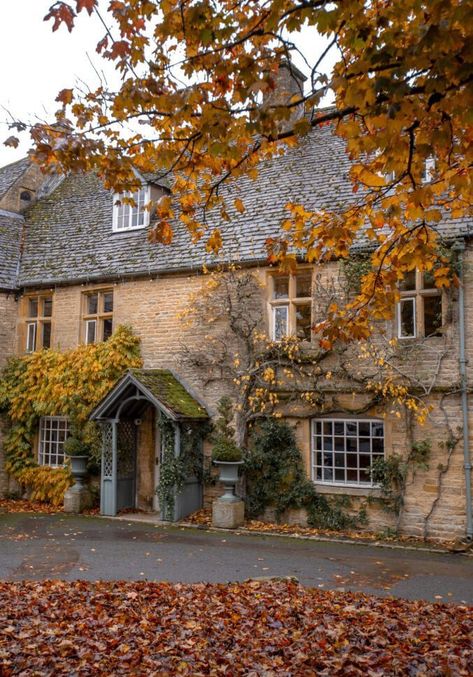 English Autumn, British Cottage, Autumn Cottage, Cotswolds Cottage, Cotswolds England, Mindful Moments, Countryside Cottage, Instagram Locations, Cottage Aesthetic