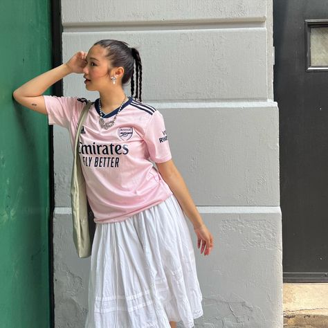 Monday in Manhattan🎧 | Instagram Japan Outfits, Korean Mens Fashion, Football Jersey Outfit, Europe Outfits, Shoes Outfit Fashion, Jersey Outfit, Football Outfits, July 3, Modest Fashion Outfits