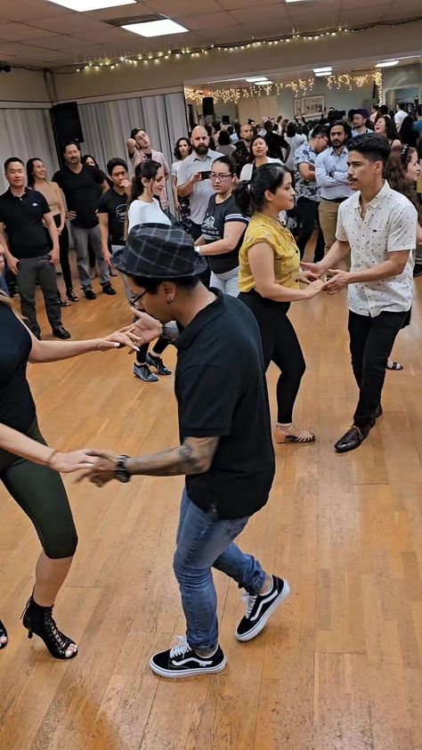 💃Salsa Class @ OC Salsa in Costa Mesa, Ca, 🎶 Join the fun!!💃 . . . . . Salsa & Bachata Classes Tues, Wed Thurs & Sat for Beginners, 💃 monthly rate includes All classes + Wed & Sat Parties + 4 Hour Monthly Camps. Dtls @ www.EstebanConde.com 🙂 No partner Needed, or appointment needed. #ocsalsa #Salsadancing #Salsadance#salsaclub #bachatadancing #bachatanight #dancelife #danceclass #orangecountydance #orangecountyevents #costamesa #costamesaca#ocsalsa #salsadance #salsalovers #salsaparty #sa Salsa Class Outfit, Salsa Party, Vienna Waits For You, Salsa Classes, Bachata Dance, Salsa Dance, Class Outfit, Dancing Aesthetic, Salsa Dancing