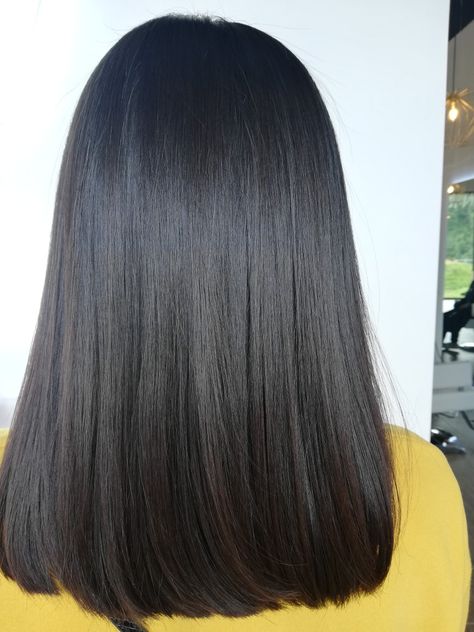 Shoulder Length Straight Haircut, Long Bob Black Hair, Black Hair Medium Length, Haircut And Color Ideas, One Length Hair, Straight Black Hair, Thick Hair Cuts, Straight Hair Cuts, Long Silky Hair