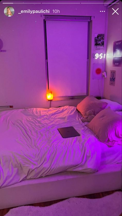 Aesthetic At Night, Emily Paulichi, Being Social, Pinterest Room, Beachy Room, Comfy Bedroom, Cute Rooms, Dream Apartment Decor, Pinterest Room Decor