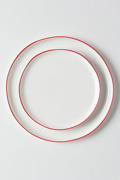 How fun are these plates! Way Fun! Red Plates, Kitchen Plate, Keramik Design, White Plates, Ceramic Tableware, Dish Sets, Ceramic Design, Side Plates, Ceramic Plates