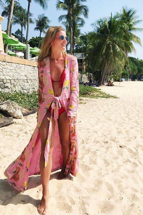 Resort Beach Outfits, Fiji Holiday Outfits, Kimono Beach Outfit, Women Beach Outfits, Fiji Holiday, Beach Holiday Outfits, Holiday Outfit Ideas, Vacation Outfit Ideas, Swimwear Style