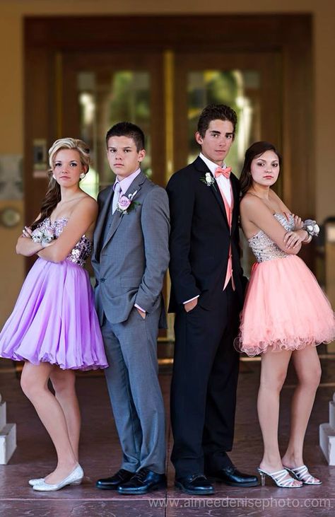 Homecoming Dance Photo Ideas, Hoco Photography Poses, Home Coming Photo Ideas, Homecoming Group Pictures Friends, Hoco Photo Ideas Group, Prom Pic Ideas With Guy Friend, Friends Homecoming Pictures, Hoco Poses With Guy Friend, Homecoming Poses With Date Photo Shoot