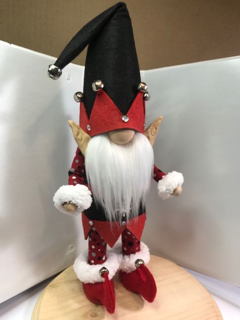 Nutcracker Gnome Diy, Elf Gnome Diy, Gnome Sayings, Seasons Craft, Santa Gnomes, Elf Gnome, Gnome Tutorial, Gnomes Christmas, Fairy Furniture