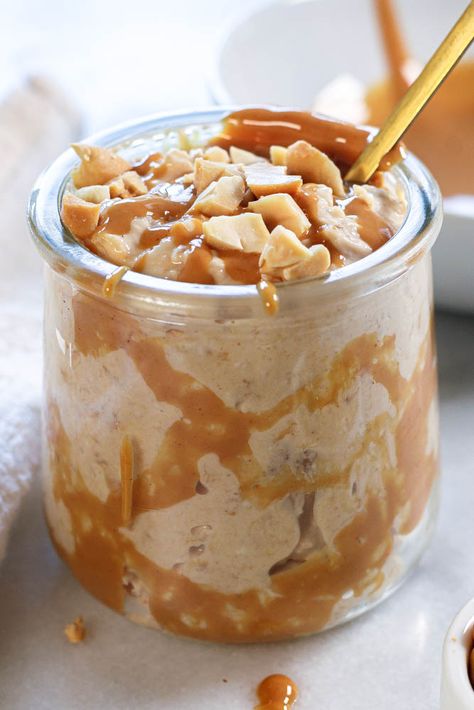 Peanut Butter Overnight Oats Without Chia Seeds - Nutrition to Fit | Lindsey Janeiro - No Fuss, Healthy Recipes! Overnight Oats Recipe Without Chia Seeds, Overnight Oats Without Chia Seeds, Overnight Oats Greek Yogurt, Yogurt And Peanut Butter, Chia Seed Nutrition, Creamy Overnight Oats, Peanut Butter Yogurt Dip, Peanut Butter Oatmeal Balls, Oat Chocolate Chip Cookies