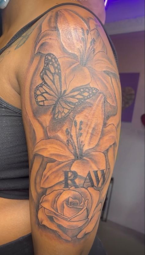 Tattoo Ideas Female Shoulder Black Women, Red And Black Half Sleeve Tattoo, Hip Thigh Tattoos Black Women, Shoulder To Neck Tattoos For Women, Shoulder Arm Tattoos For Women, Pretty Shoulder Tattoos For Women, Tattoos For Black Skin Women, Upper Arm Tattoos Black Women, Tattoo Ideas For Black Females