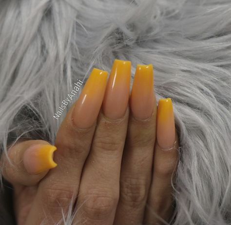 #nailsbyanahi mustard yellow ombre acrylic nails Yellow Ombre Acrylic Nails, Mustard Yellow Nails, Acrylic Nails Ombre, Ambre Nails, Grad Nails, Matte Make Up, Jewel Makeup, Ombre Acrylic, Yellow Nails Design