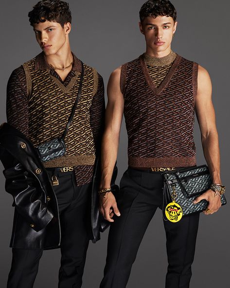 Versace Male Models, Versace Menswear, Mert And Marcus, Kong Movie, Guy Fashion, London Models, Vogue Men, Reference Drawing, Eyes Brown