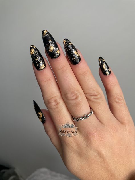 Black Nail With Gold Foil, Black And Gold Foil Nails, Black Foil Nails, Nails Black And Gold, Cutesy Nails, Foil Nail Designs, Press On Nails Black, Black Gold Nails, Medium Coffin